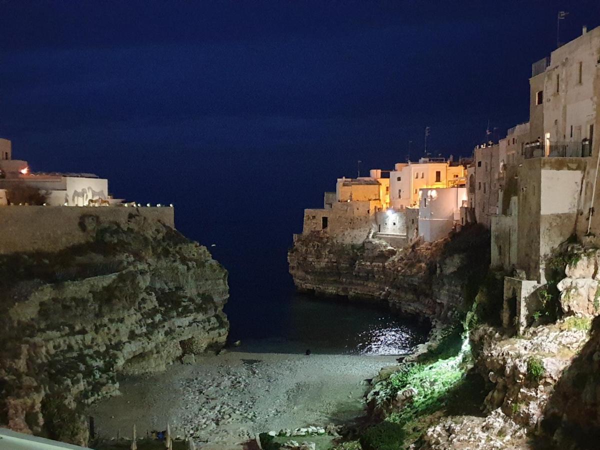White Suite Polignano 08 Polignano a Mare Bagian luar foto